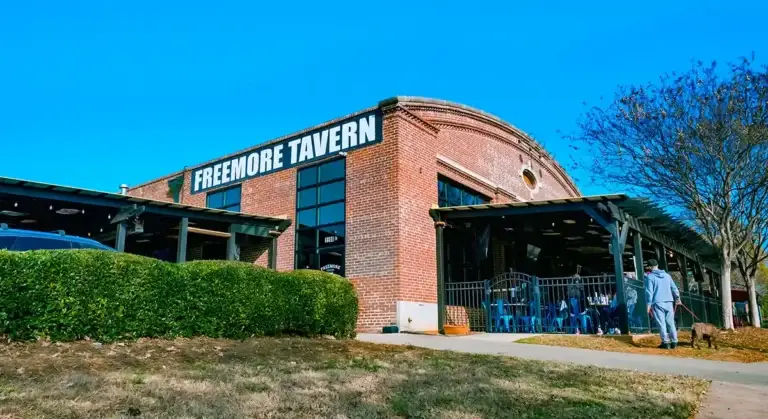 Photograph of Freemore Tavern building.